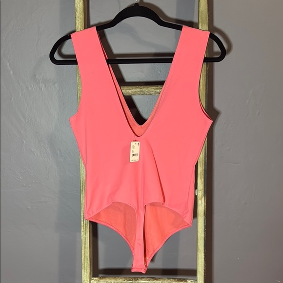 Intimately by Free People Deep V Coral One-Piece Swimsuit – Size M - Picture 5 of 5